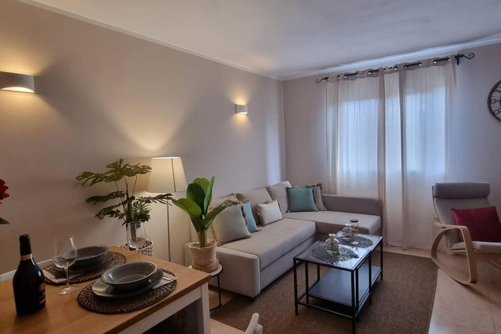 קורלחו Appartamento Bouganville Con Terrazza E Piscina מראה חיצוני תמונה